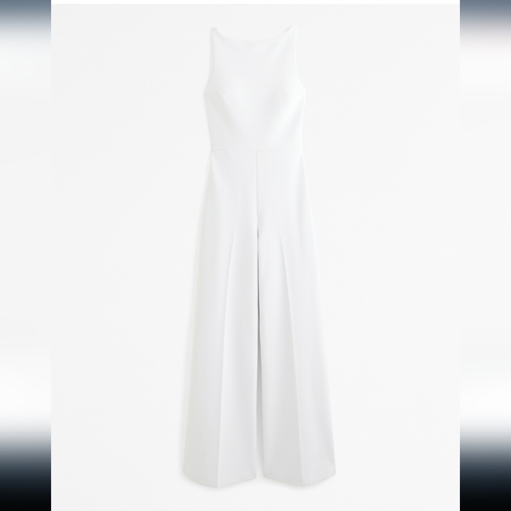 Abercrombie & Fitch Slash Clasp-Back White Jumpsuit - Picture 3 of 7